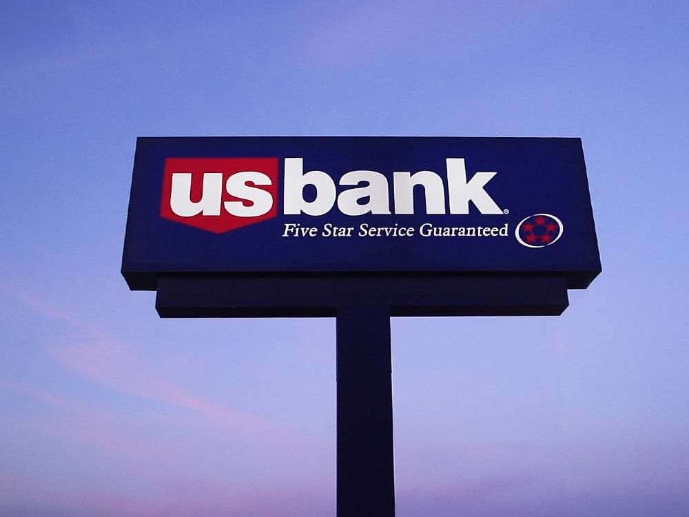 US Bank - Pole Sign