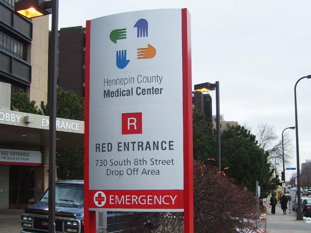 Hennepin Co. Hospital - Wayfinding Sign - Minneapolis, MN