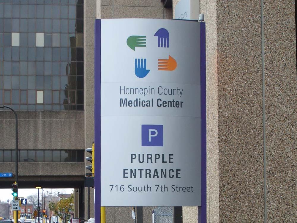 Hennepin Co. Hospital - Wayfinding Sign - Minneapolis, MN