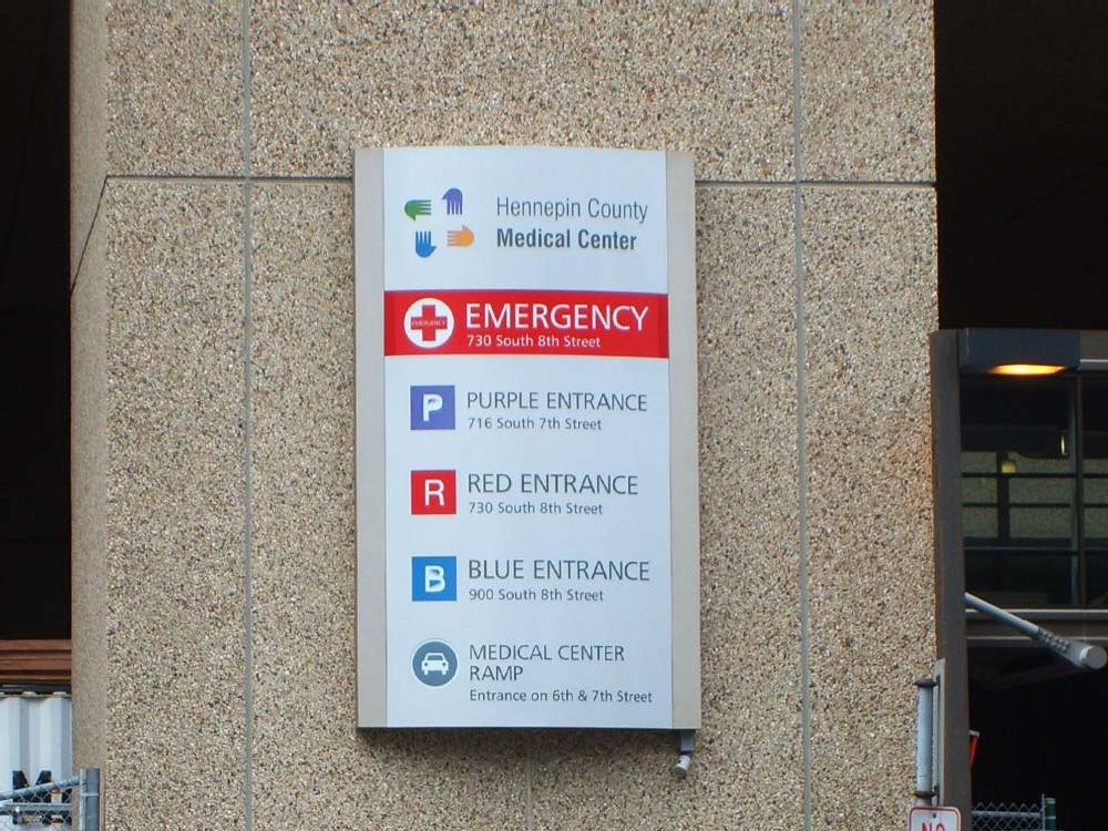 Hennepin Co. Hospital - Wayfinding Sign - Minneapolis, MN