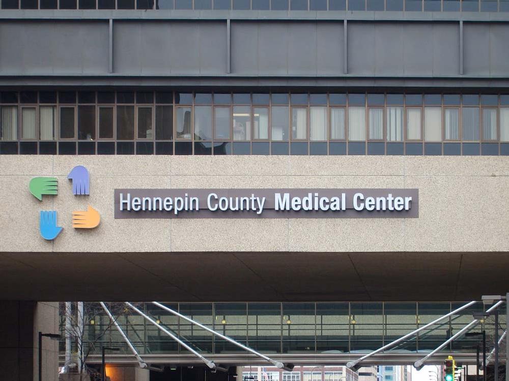 Hennepin Co. Hospital - Wayfinding Sign - Minneapolis, MN