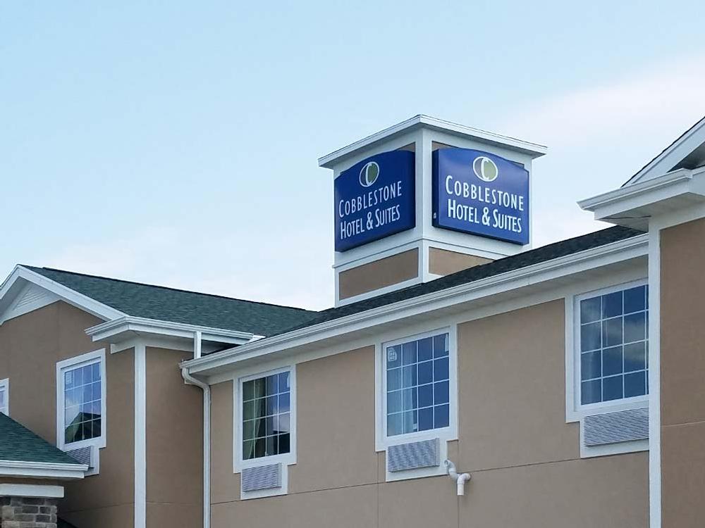 Cobblestone Inn - Building Sign